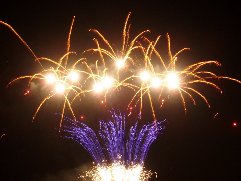 Веерный фейерверк — Астрахань | astrahan.salutsklad.ru Веерный фейерверк